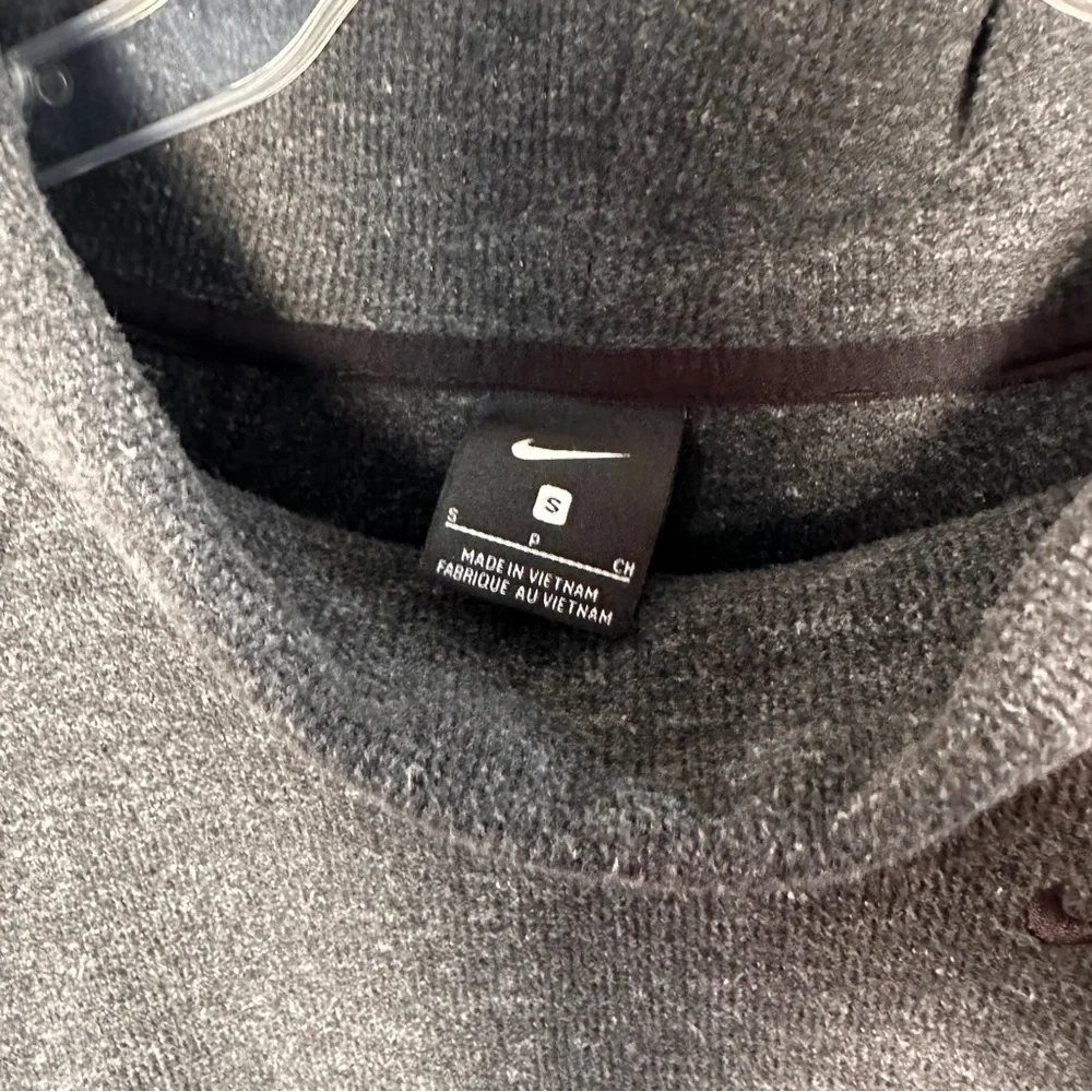 3/$20‎ 💥 Nike Swoosh Women’s Gray Sweatshirt Sz Small Pull Over Gray Athleisure